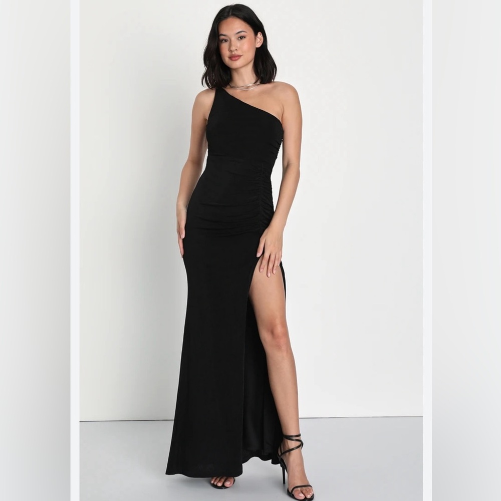 Lulu's Black One-Shoulder Maxi Dress with Thigh Slit